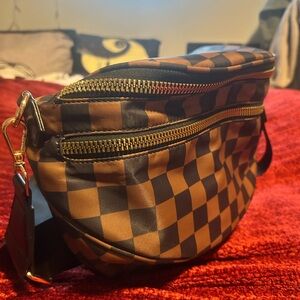 Stylish Checkered crossbody/ or belt bag in Black and Brown